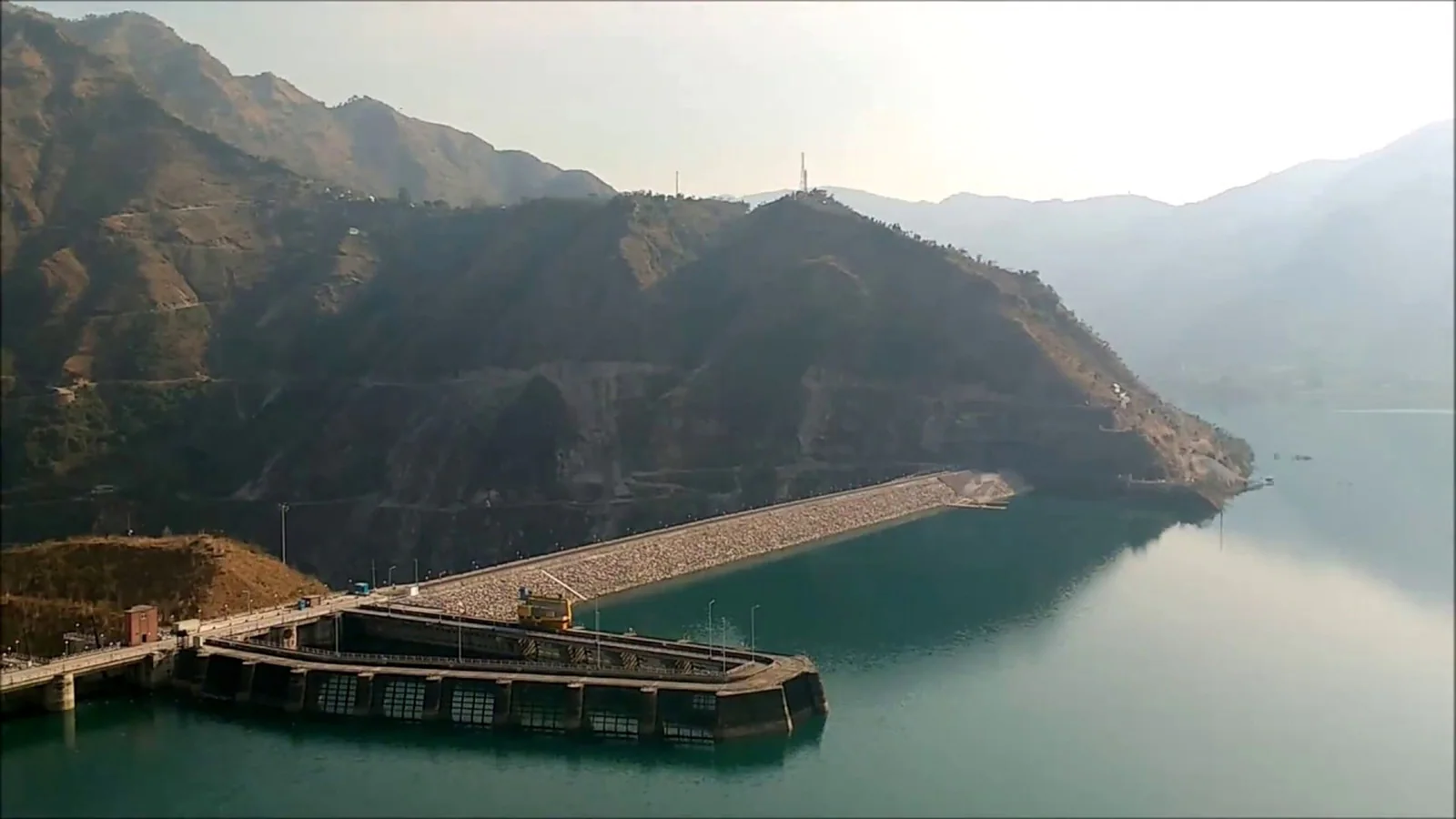 Centre asks state-run hydropower firms to bid for renewables projects