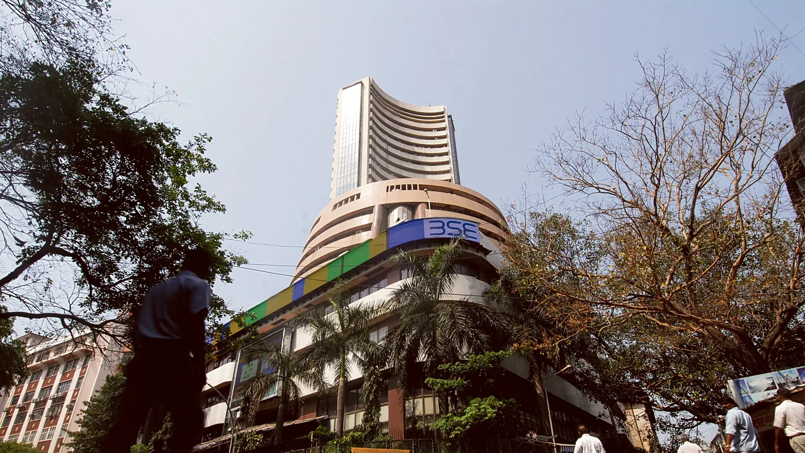 Sensex drops 585 points to 56,521 in early trade, Nifty sheds 191 points too 16,835