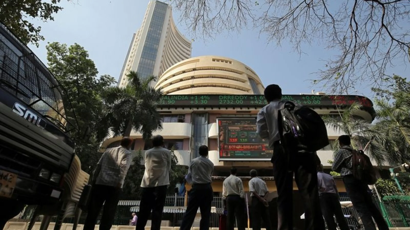 Sensex tanks nearly 700 points in early trade; Nifty dips below 17,600
