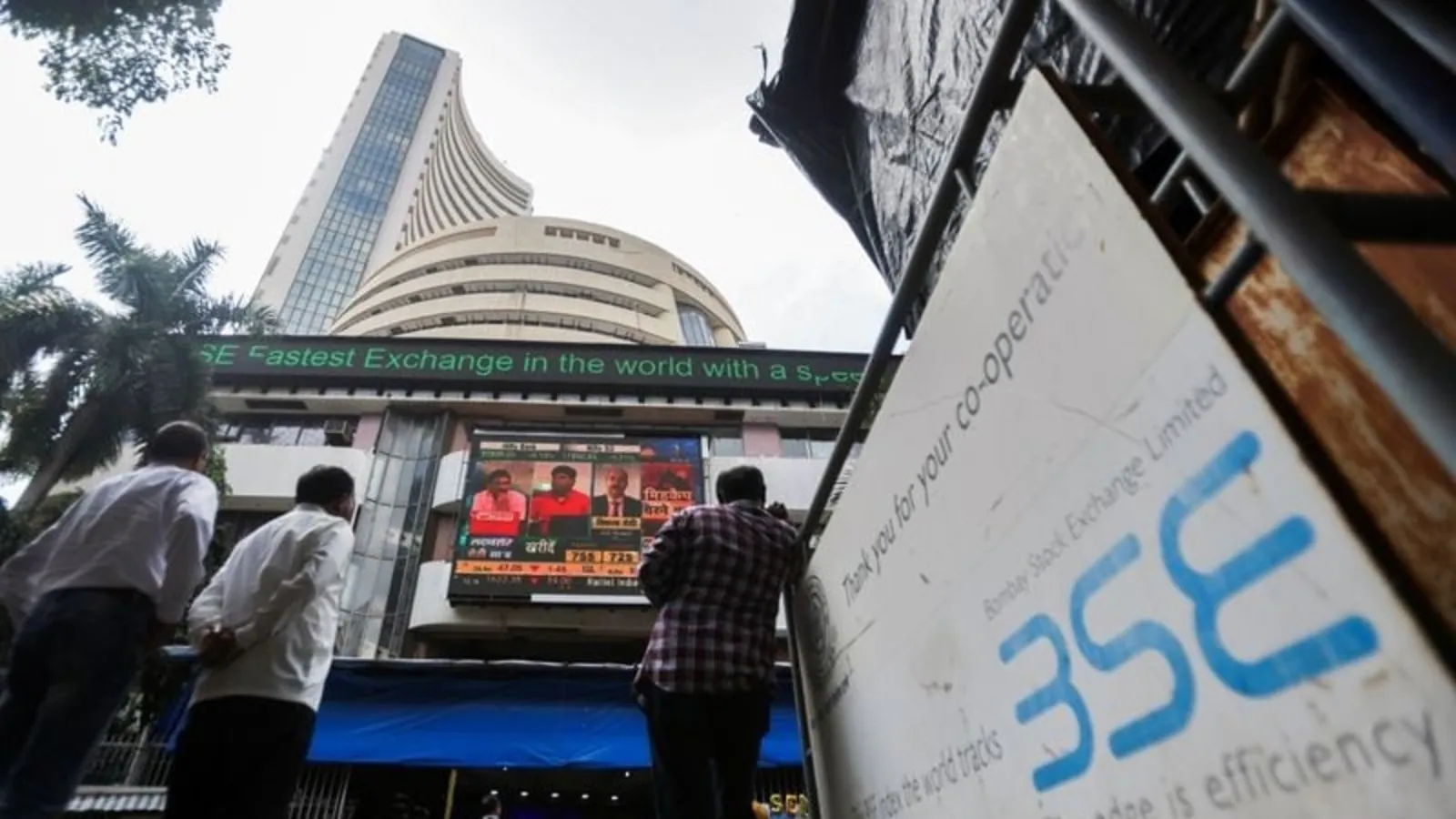 Sensex drops 68 points to close at 57,232; Nifty ends session at 17,063
