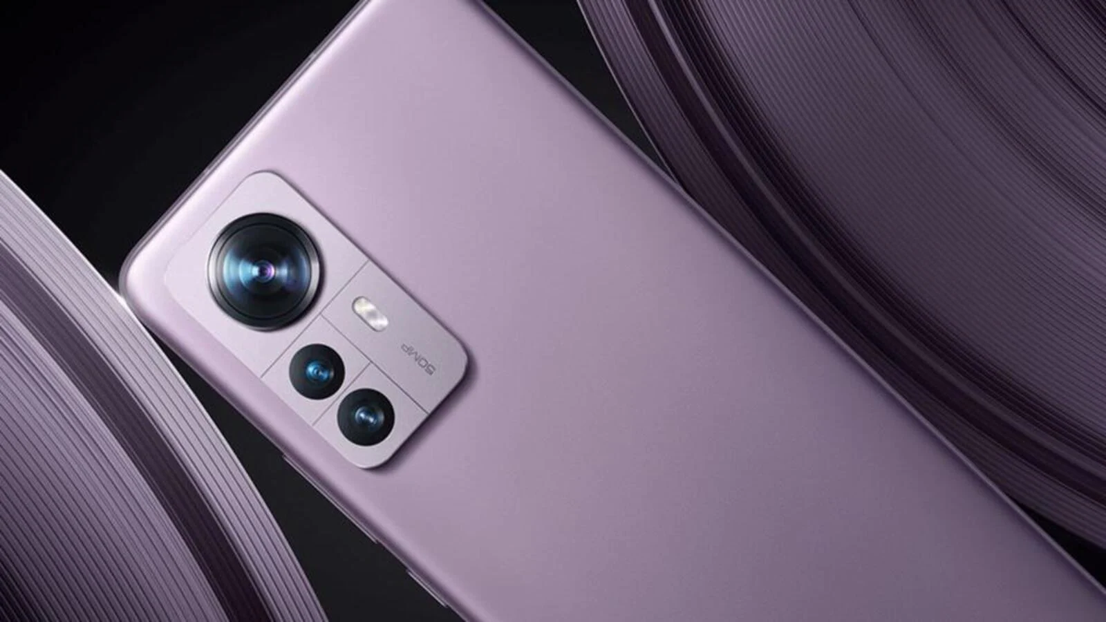 Xiaomi 12 Pro is a sophisticatedly restrained take on Android flagship phones