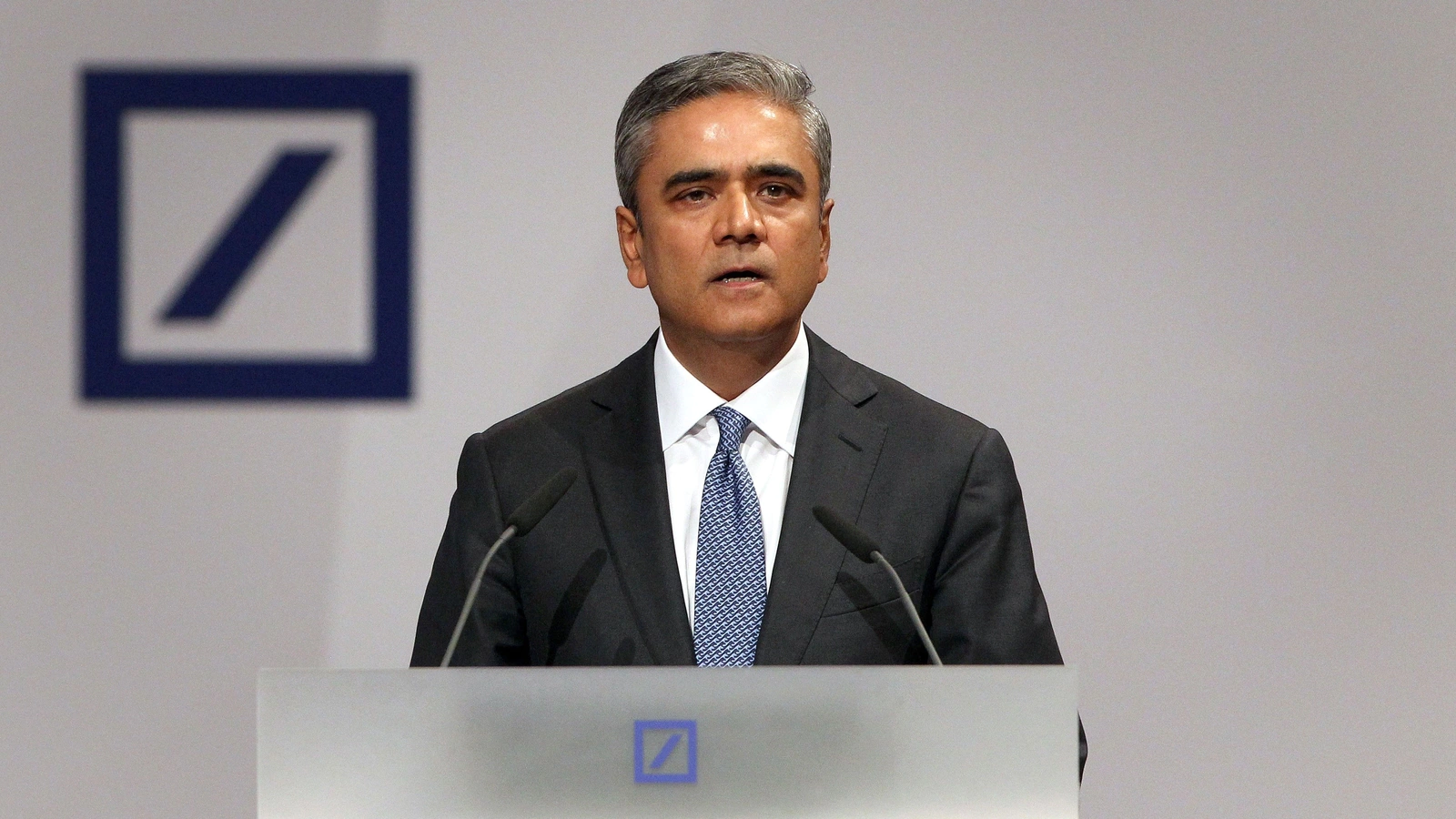 Anshu Jain, Deutsche Bank chief in trading heyday, dies at 59