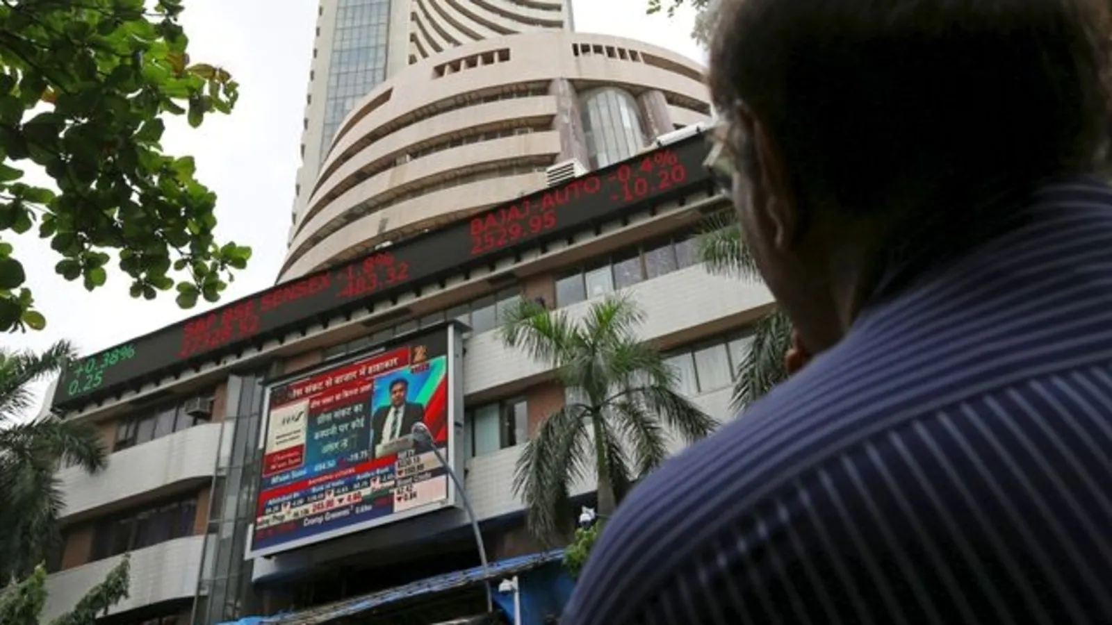 Opening bell: Sensex rises by 170 points to begin day at 58,974; Nifty over 17,500