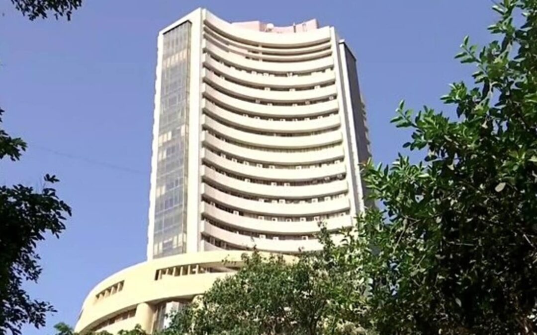 Sensex gains 225 points to trade above 59,700, Nifty starts at 17,675