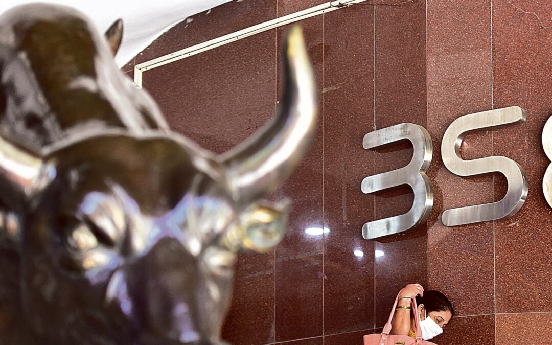 Sensex gains to settle at close to 60,000, Nifty over 17,600