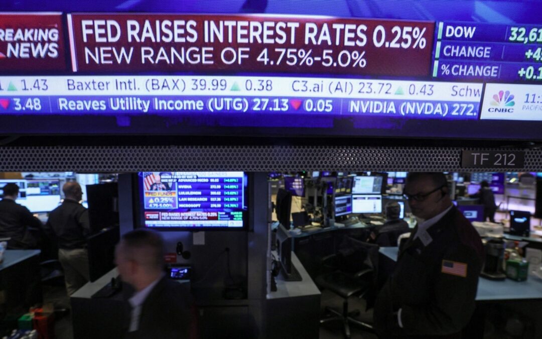 US Fed seen raising rates to tackle inflation even as economic risks build